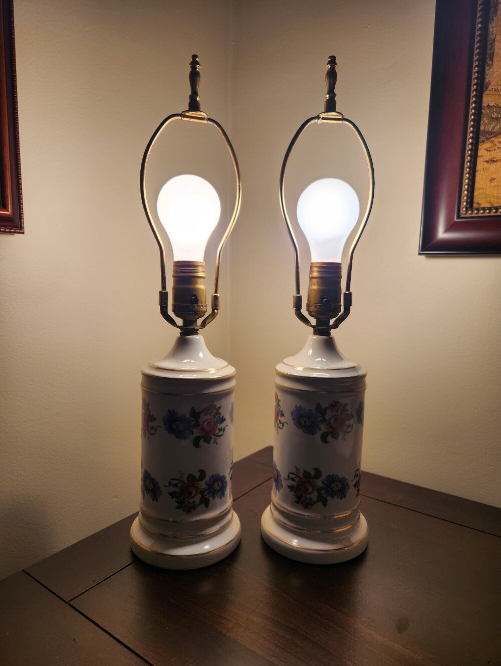 Set of 2 Vintage Floral Porcelain Lamps English Cottage/French Country, 19" Tall - Picture 10 of 11